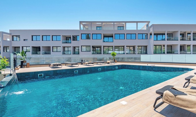 Agios Tychon Apartment | Sanders River Plaza - Cozy 1-Bdr Apt with Balcony