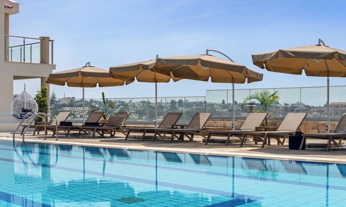 Chlorakas Apartment | Sanders Seaview - Warm 2 Bdr Apt with Seaview