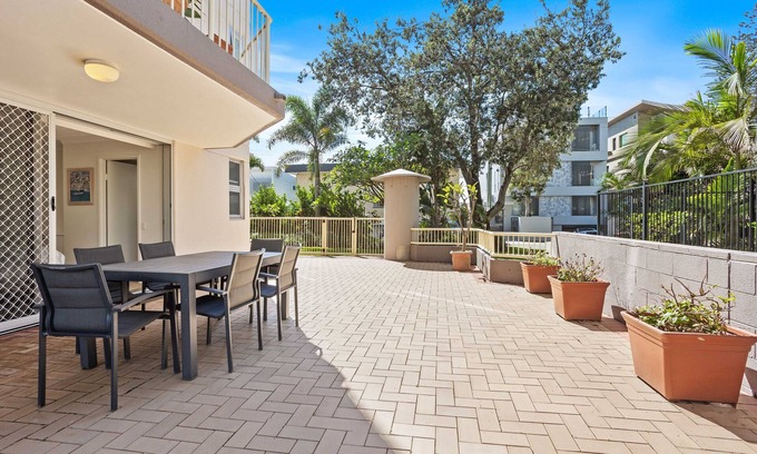 Mermaid Beach Apartment | Sandown on Hedges - Beautiful Mermaid Beach