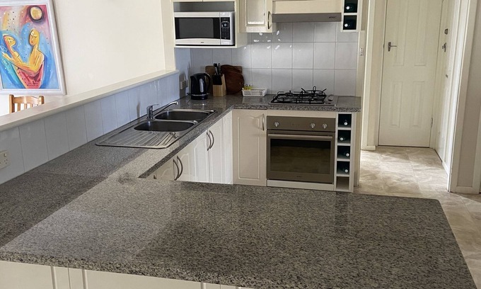 Jurien Bay House | Sandowne House - Families and fisher peoples favourite close to beach