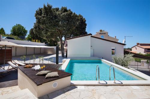 Pjescana Uvala House | Sandy Bay Apartments - free mountainbike rental -