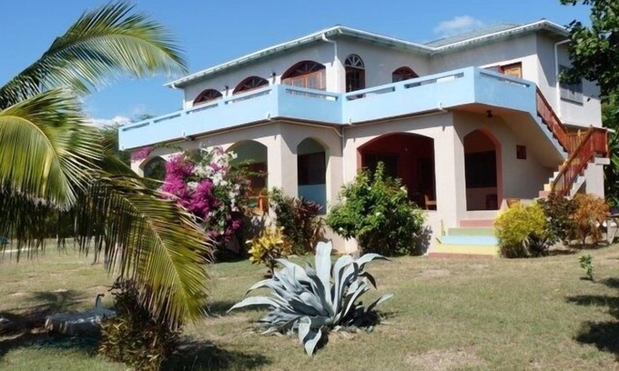 Treasure Beach Villa | Sandy Rose Villa - Your tropical paradise getaway