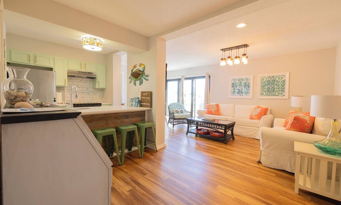 Myrtle Beach Condo | Sandy Shack Top Floor Ocean View Condo