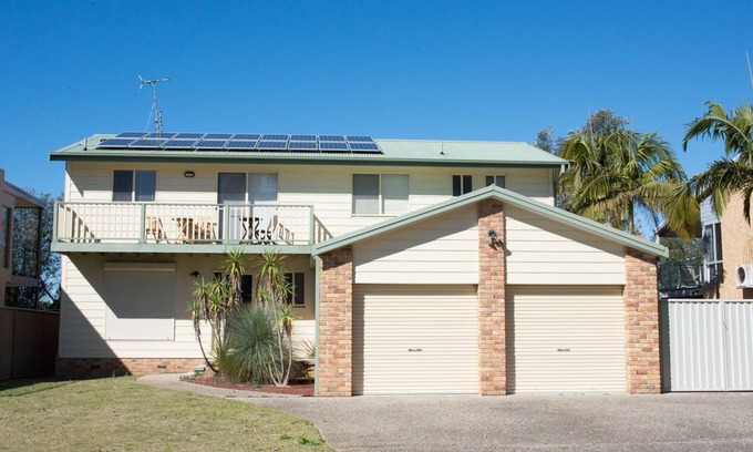 Long Beach House | Sandy Shores - an absolute beachfront property