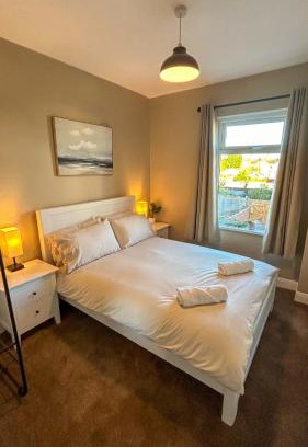 Cleethorpes House | Sandy Shores Holiday Home - Great for family stays and contractors