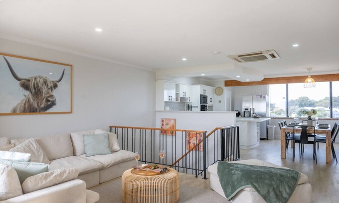 South Bunbury Apartment | Sandy Souls, Beach Front Escape
