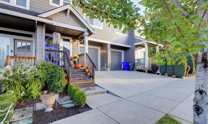 Sandy House | Sandy Townhome, 1 Mi to Meinig Memorial Park!