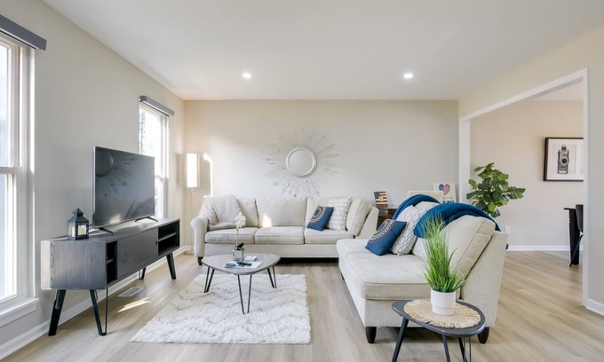 Sanford House | Sanford Family Home w/Deck ~ 2 Mi to Downtown!