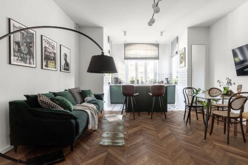 Karlikowo Apartment | Sanhaus Apartments - RETRO - Apartament przy plaży z parkingiem