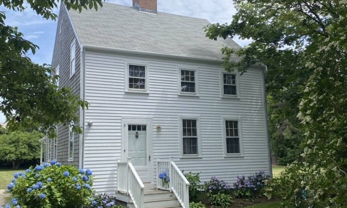 Siasconset House | Sankaty Lighthouse Getaway
