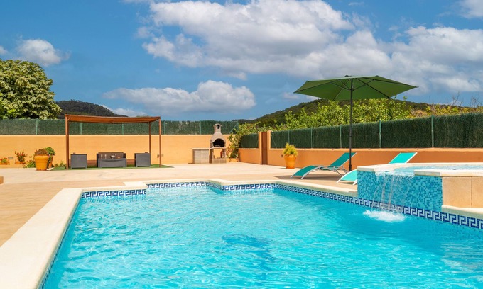 Sant Antoni de Portmany House | Sant Antoni De Portmany: Country house with pool and jacuzzi