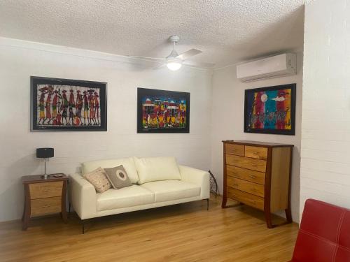 Carnegie Apartment | Santa Monica Apartment