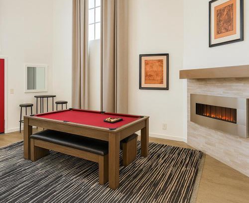 Sunset Park House | Santa Monica Entertainment House - Hot Tub, Billiards, BBQ & Projector