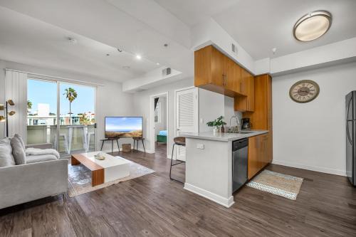 Wilshire Montana Apartment | Santa Monica Place