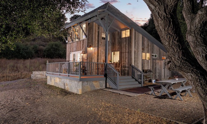 Lompoc House | Santa Rita Hills, Vineyard Guesthouse
