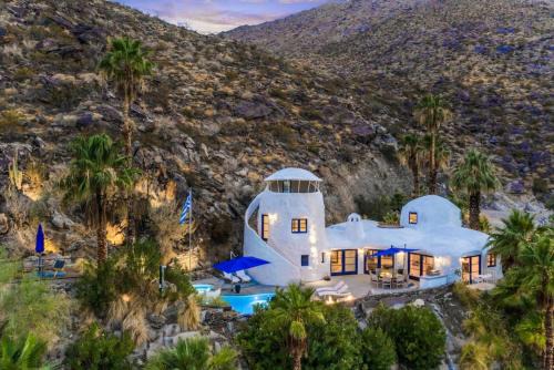 The Mesa House | Santorini House Panoramic Palm Springs Views