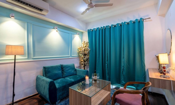 Noida Apartment | Sapphire by Grehstay 1BHK Apartment