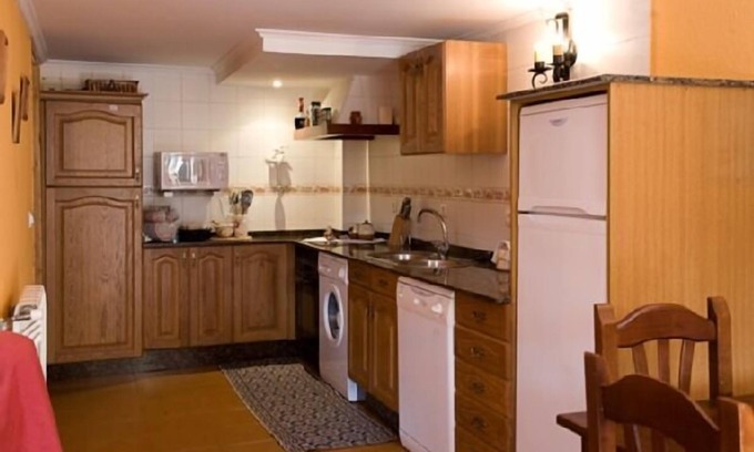Serantes Cottage | SARA rural apartment (full rental) Pumarega for 6 people