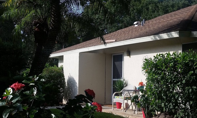Park East House | Sarasota 2 Bedroom Villa Bungalow