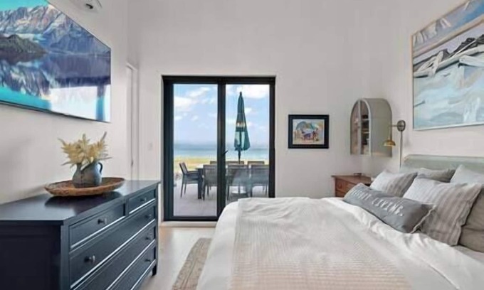 Black Creek House | Saratoga Beachfront Villa