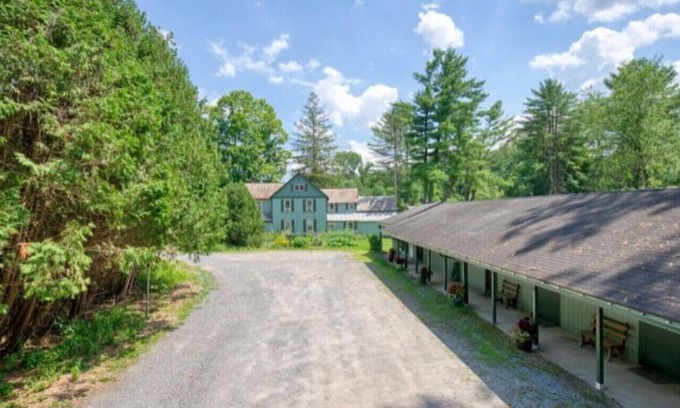 Saratoga Springs Hotel | Saratoga Garden Motel