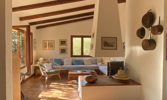 Monte Petrosu Villa | Sardinia: spacious and bright villa with garden a few meters from the sea