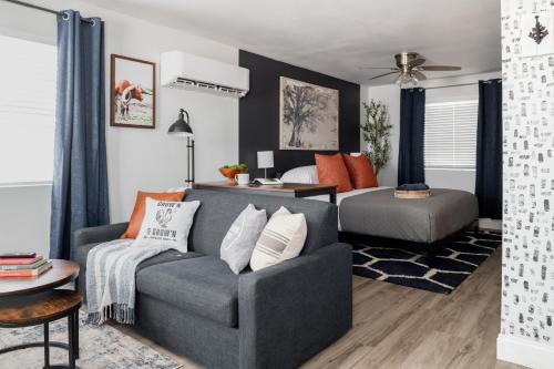 Johnson City House | Sauceda Cottage at Wrenwood Ranch, King Bed