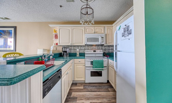 North Topsail Beach Condo | Save 10% on any full week stay through May 2025