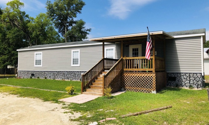 Steinhatchee House | Sawgrass Hill the perfect getaway -Sleeps 7