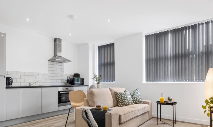 Balsall Common Apartment | SCA- Arden Apartment 1 Twin Bedroom Free Parking