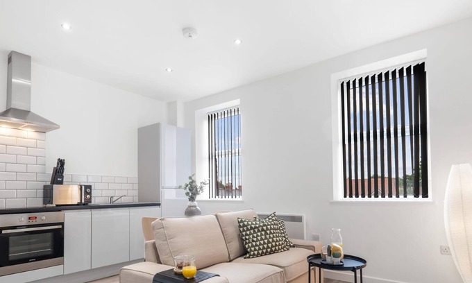 Balsall Common Apartment | SCA- Arden Apartment 8 Twin Bedroom Free Parking