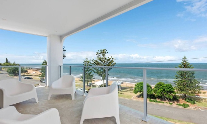 Scarborough House | Scarborough Shores - Waterfront