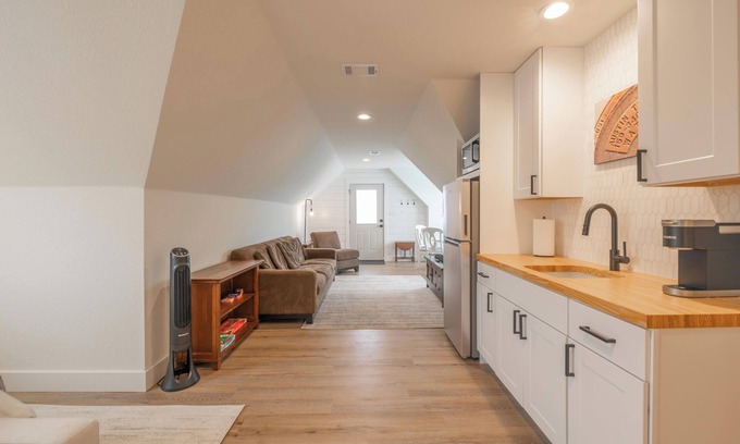 Austin Apartment | Scarlet Ridge Retreat | Near Wineries & DT Austin!