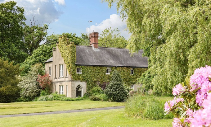 Craigavon Cottage | SCARVAGH HOUSE, luxury holiday cottage in Loughbrickland