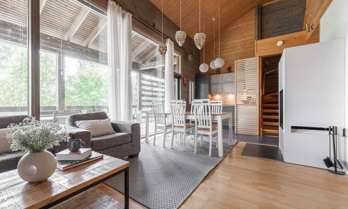 Tahkovuori Apartment | Scenic Lakeside Cabin in Tahko with Hot Tub & Sauna