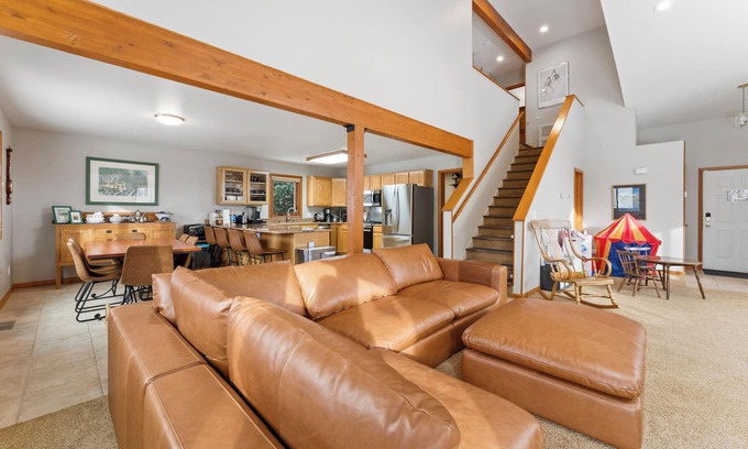 Willow Grove House | Scenic Mountain Views from Private Deck and Hot Tub, Gas Burning Fireplace!