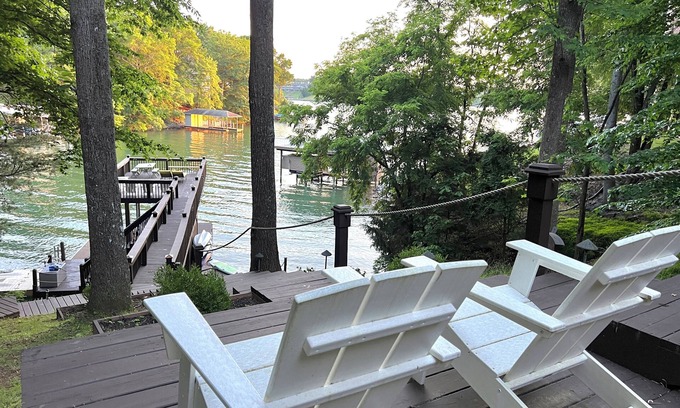 High Point House | Scenic Overlook- Lakefront home, private dock, kayaks, firepit, amazing sunsets!