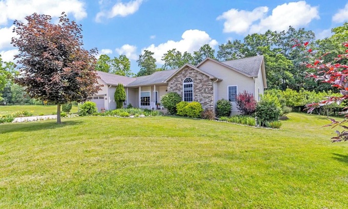Clarklake House | Scenic peaceful rural area and tastefully decorated comfy home. Full kitchen.