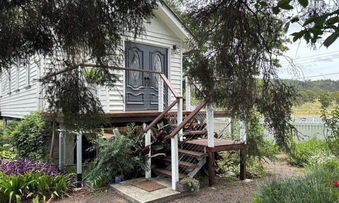 Rathdowney House | Scenic Rim Country Hiking Retreat