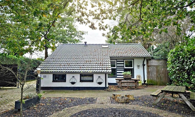 Municipality of Barneveld House | Scenic Stay Near Town & Lake