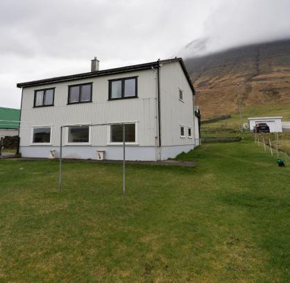 Vidareidi House | Scenic Village/Nature/Cozy House/4 BR