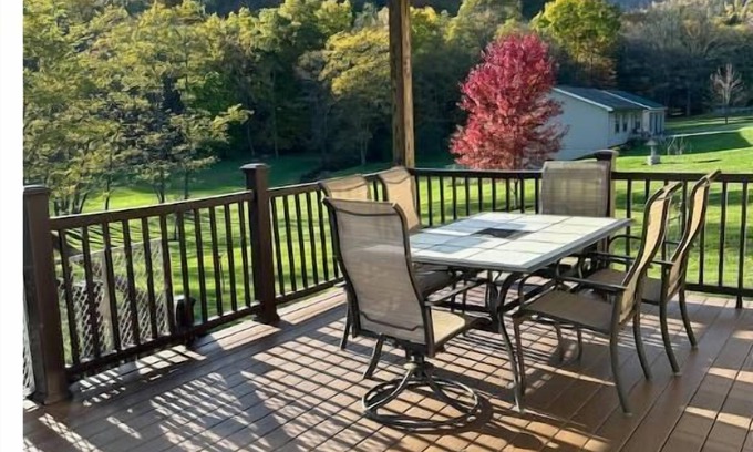 Fleming House | Scenic Weekend Rental
