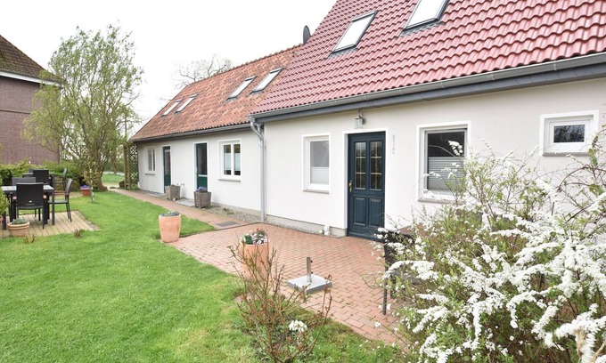 Stellshagen Apartment | Schöne Ferienwohnung in Stellshagen mit Garten