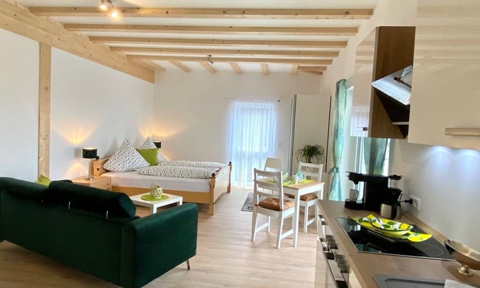 Engelsbrand Resort | Schönes helles Studio-Appartement mit großem Balkon