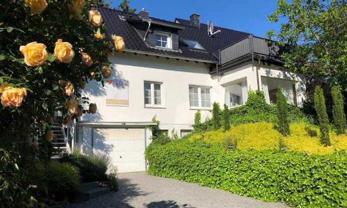 Thomasberg Apartment | Schicke Landhauswohnung mit Dachterrasse