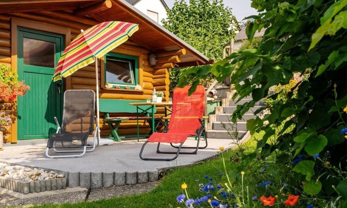 Gemuenden Apartment | Schlossblick holiday apartment - apartment/apartment, shower and bathtub, non-smoking