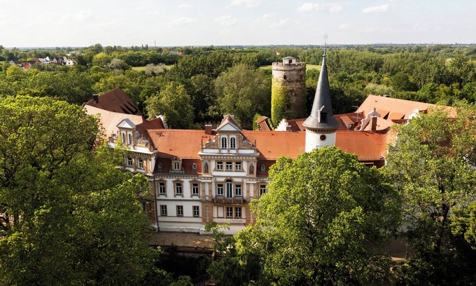 Schkopau Hotel | Schlosshotel Schkopau
