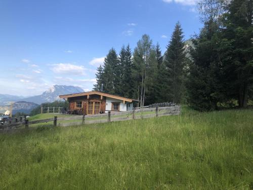 Vorderthiersee House | Schneeberghütte