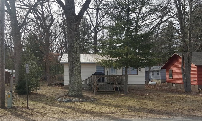 Wellston Cottage | Schuessler House, Wellston, MI New Central Air! Washer and Dryer!