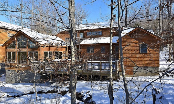 Northface House | Schussboomer`s Retreat
